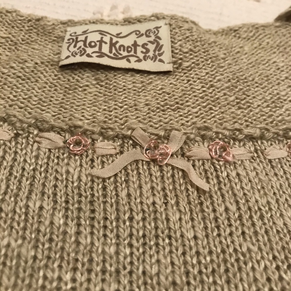 Vintage Hot Knots Sweater - Very Magnolia Pearl